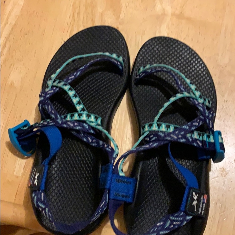 Women’s double strap size 7 Chacos.